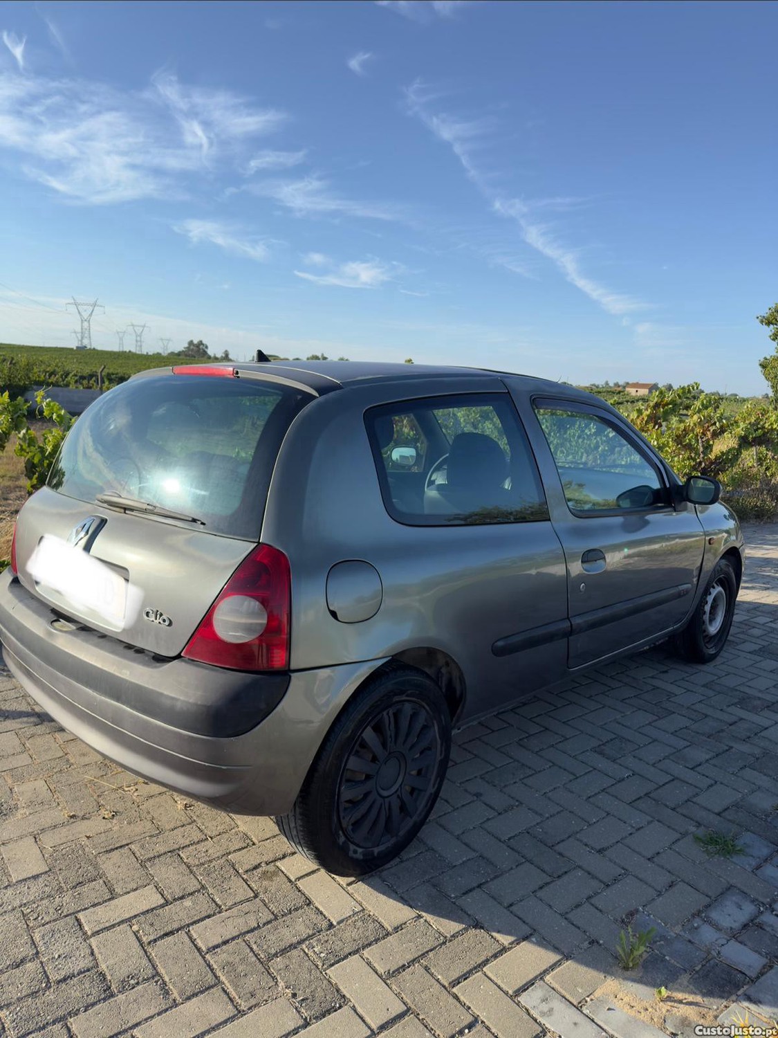 Renault Clio - — fotografia 4