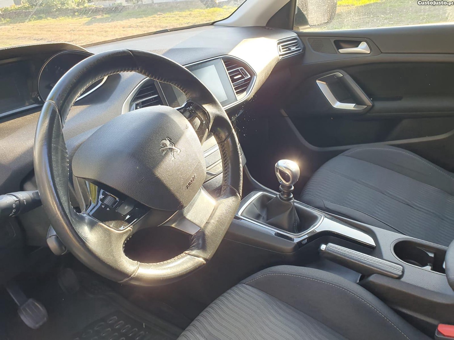 Peugeot 308 1.6 HDI120 cav — fotografia 8
