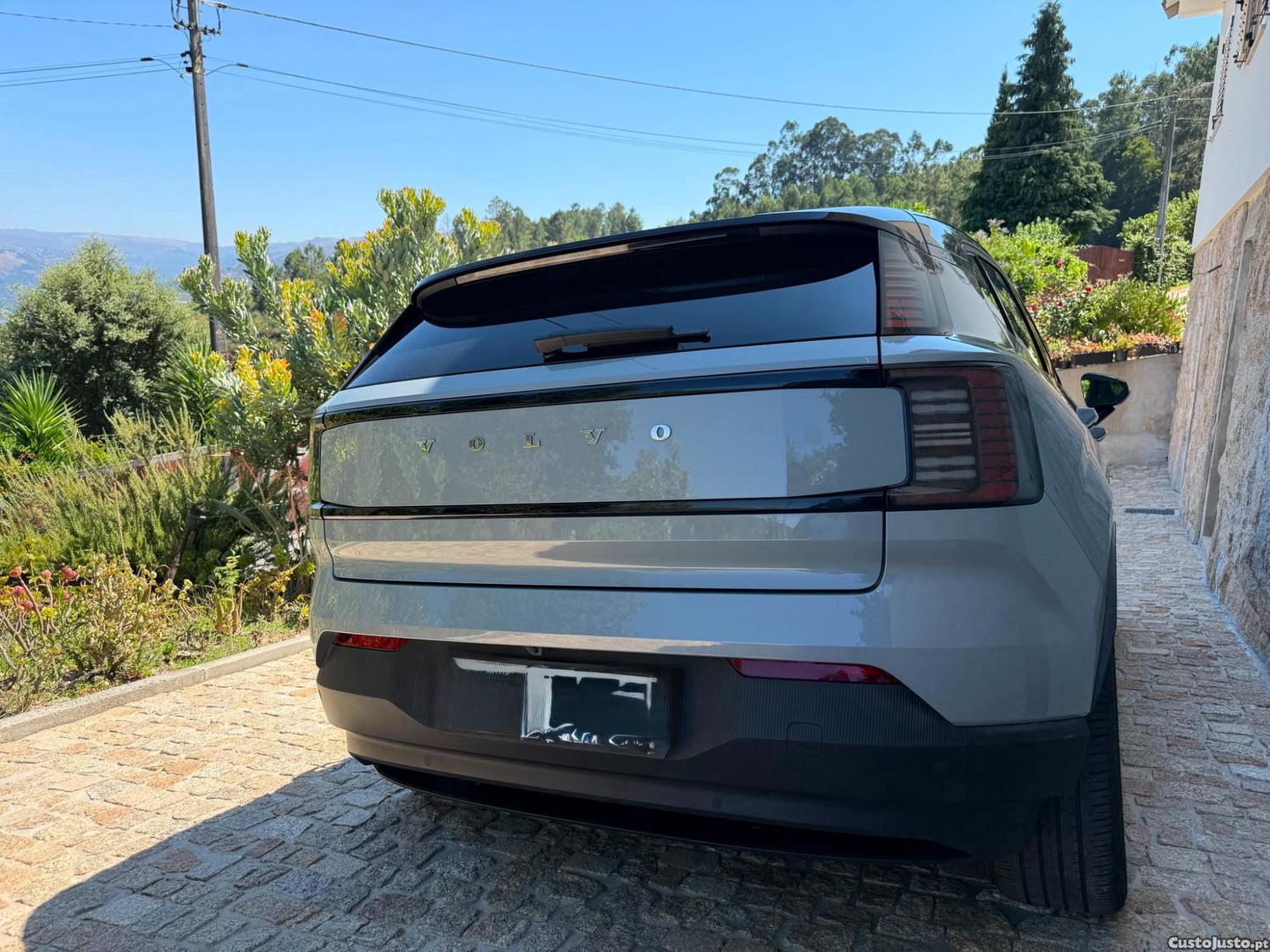 Volvo EX 30 Extended Range Plus — fotografia 3