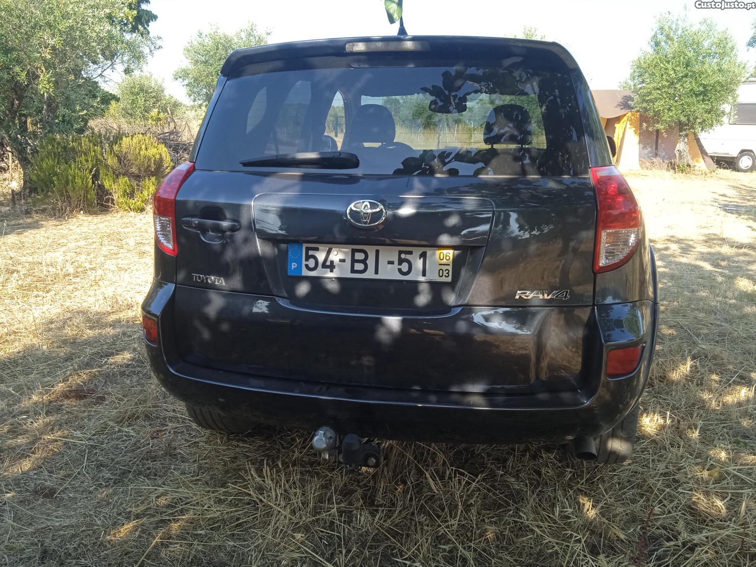 Toyota RAV4 D4D Cat — fotografia 9