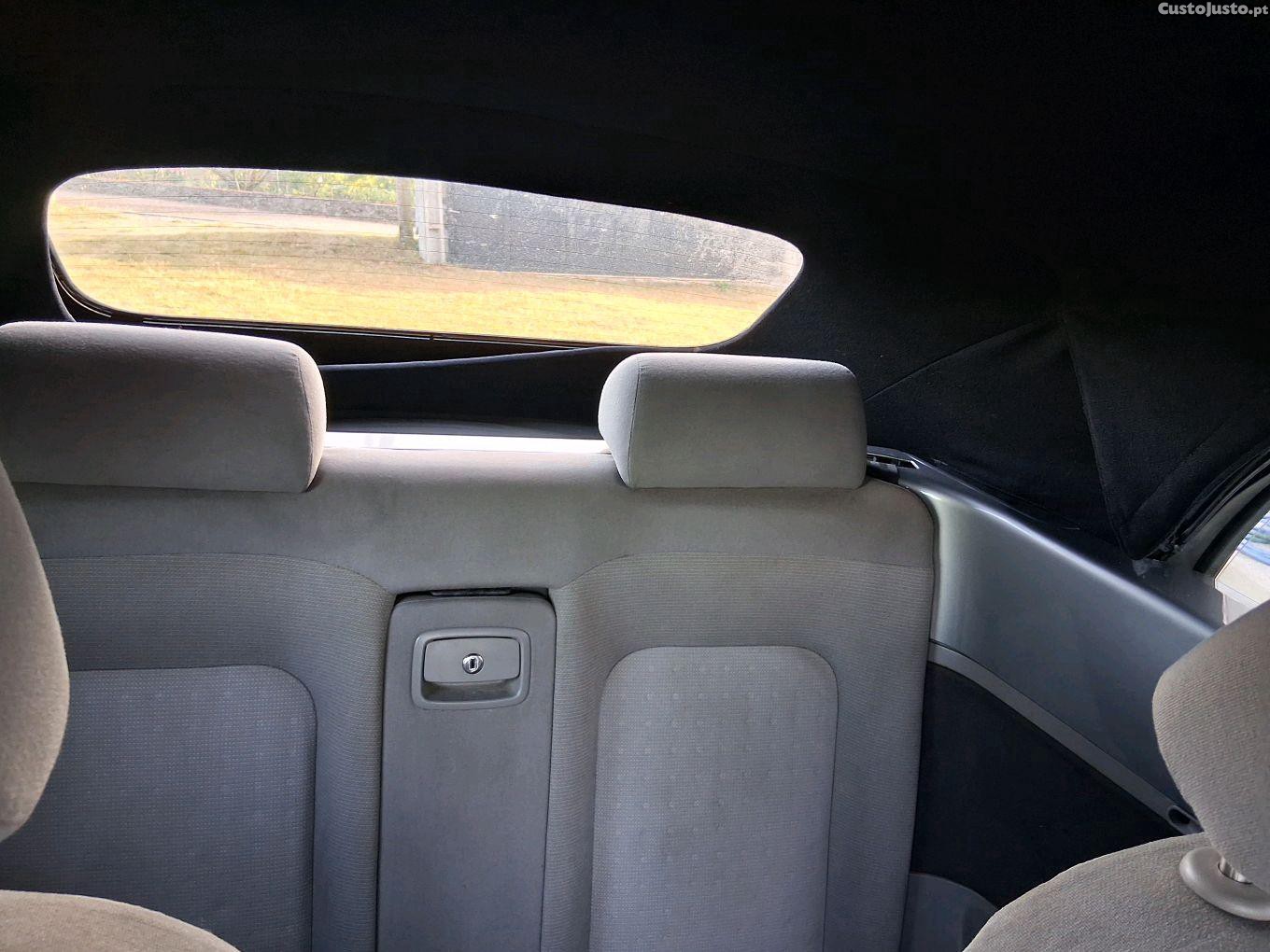 Volkswagen New Beetle Cabrio comfor — fotografia 2