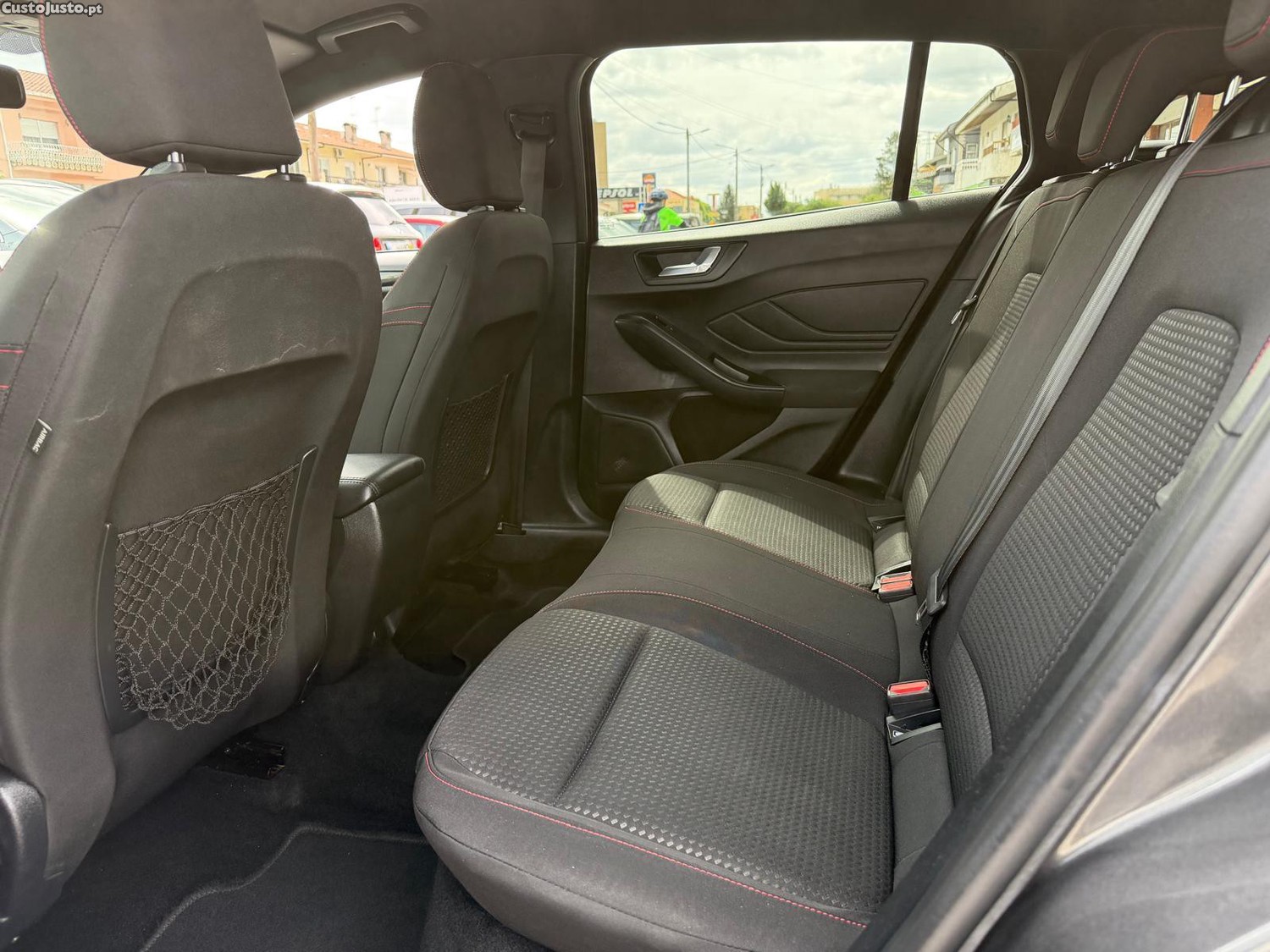 Ford Focus SW 1.0 EcoBoost MHEV ST-Line — fotografia 16