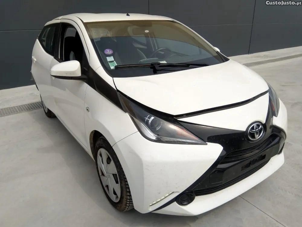 Toyota Aygo 1.0 (KGB40) (51 kW / 69 cv) [05.2014 - ...] - 16 — photo 3