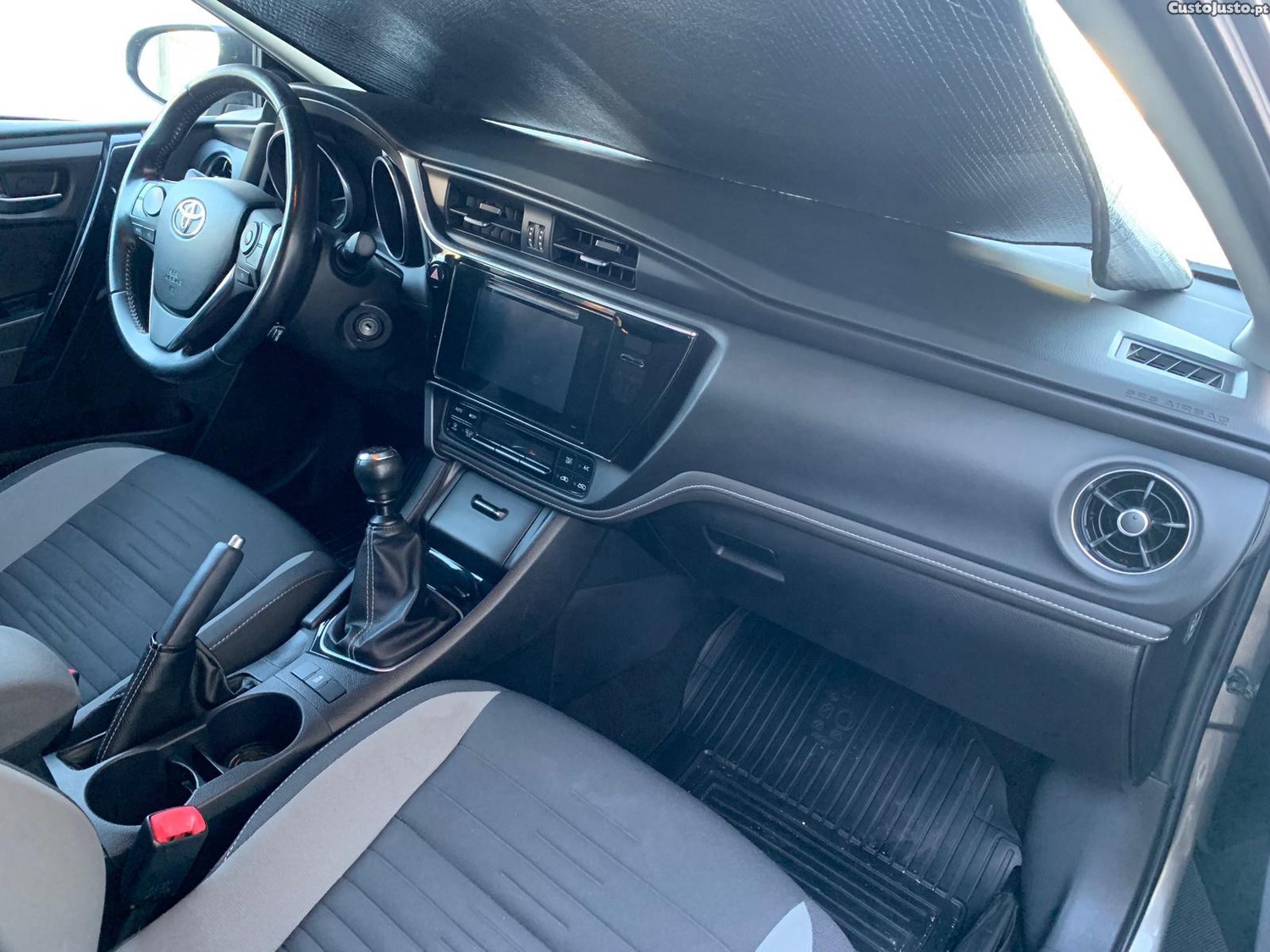 Toyota Auris 1.4D Sport - 16 — photo 4