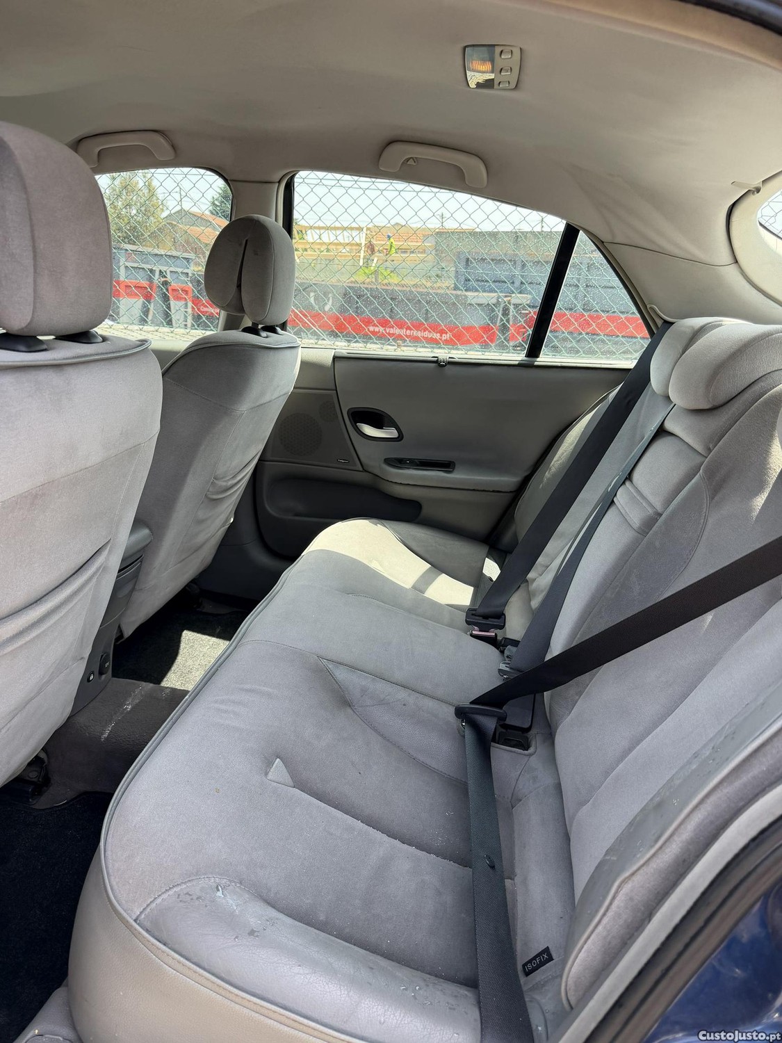 Renault Laguna 1.8i — fotografia 8