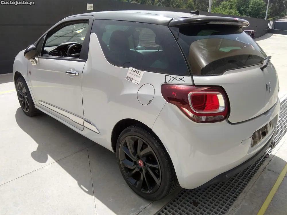 DS DS 3 1.2 THP 110 / PureTech 110 (SAHNPS, SAHNZ6, SAHNZT) (81 kW / 110 cv) [04.2015 - 07.2019] - 17 — photo 3