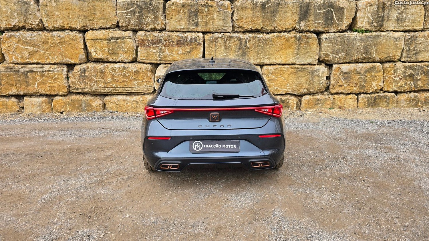 CUPRA Leon 1.4 e-Hybrid DSG — fotografia 25