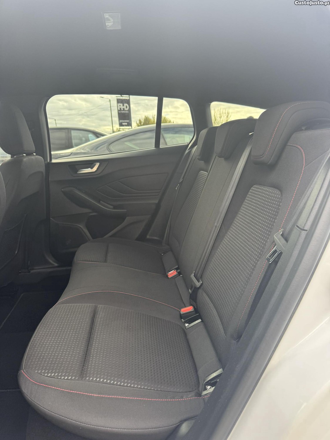 Ford Focus St Line — fotografia 4