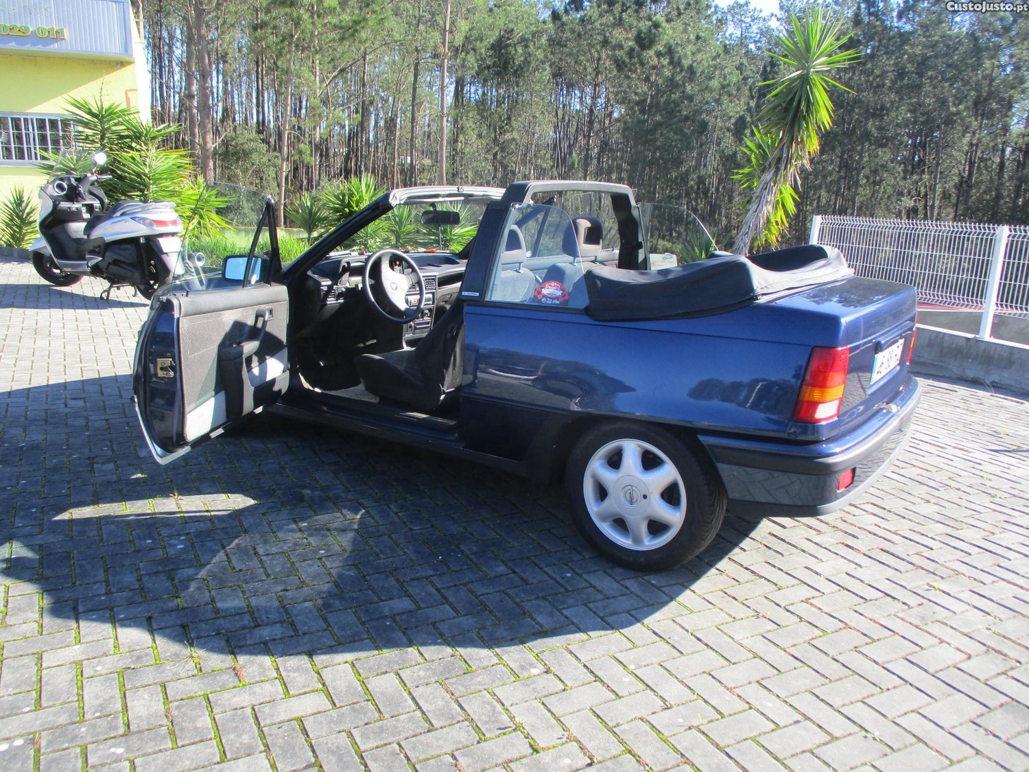 Opel Kadett cabrio  bertone - 91 foto 2