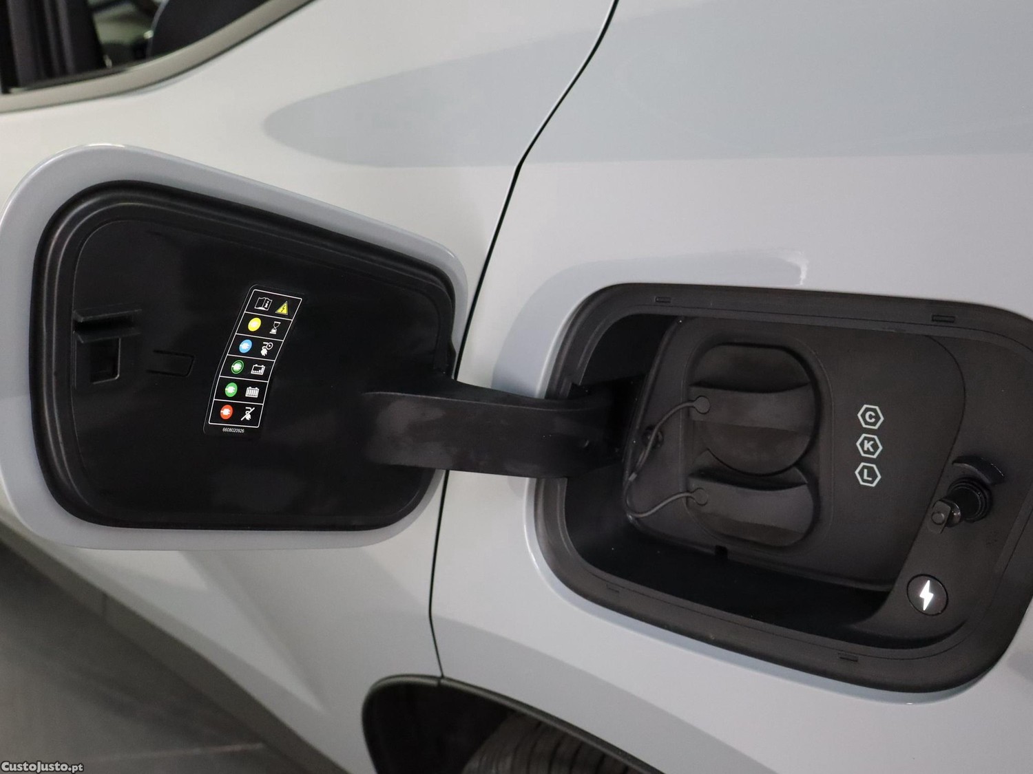 Volvo EX 30 69 kWh Single Motor Extended Range Plus — fotografia 6