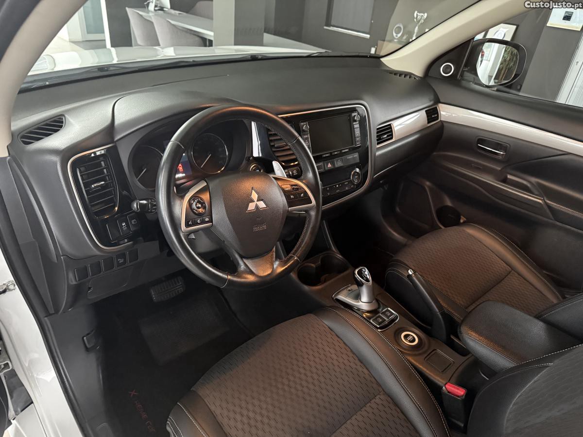 Mitsubishi Outlander 2.0 PHEV Intense Navi - 15 foto 3
