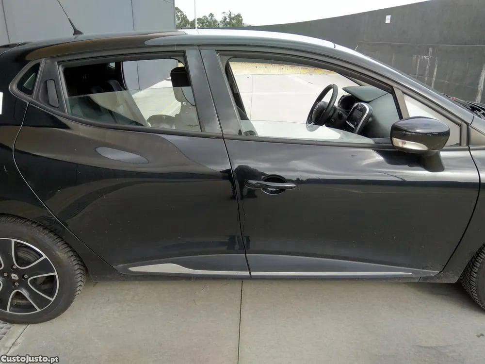Renault Clio 0.9 TCe 90 (BHNF, BHMA, BHMH, BHJK, BHJR) (66 kW / 90 cv) [11.2012 - 08.2021] - 15 foto 5