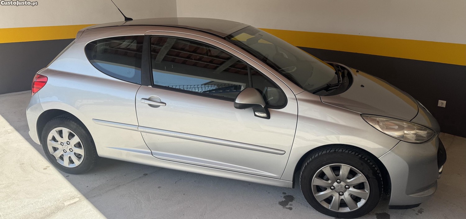 Peugeot 207 1.6 hdi 90cv — fotografia 9