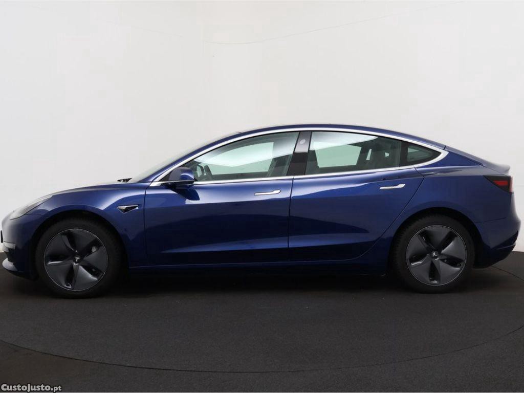 Tesla Model 3 Long-Range RWD — fotografia 13