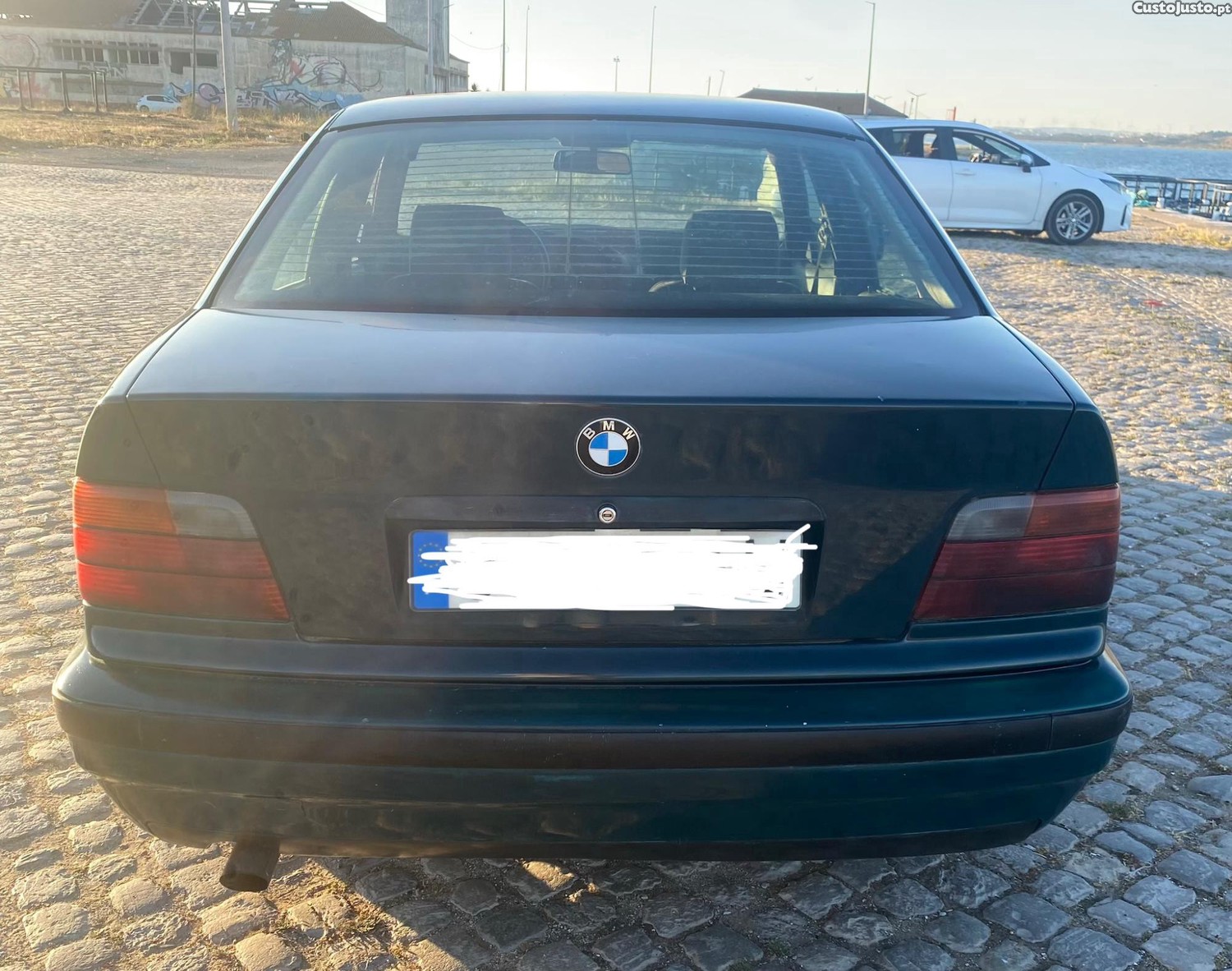 BMW 323 E36 — fotografia 8