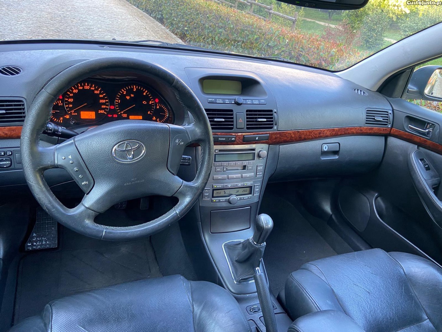 Toyota Avensis D4D 2.0 TD — fotografia 4