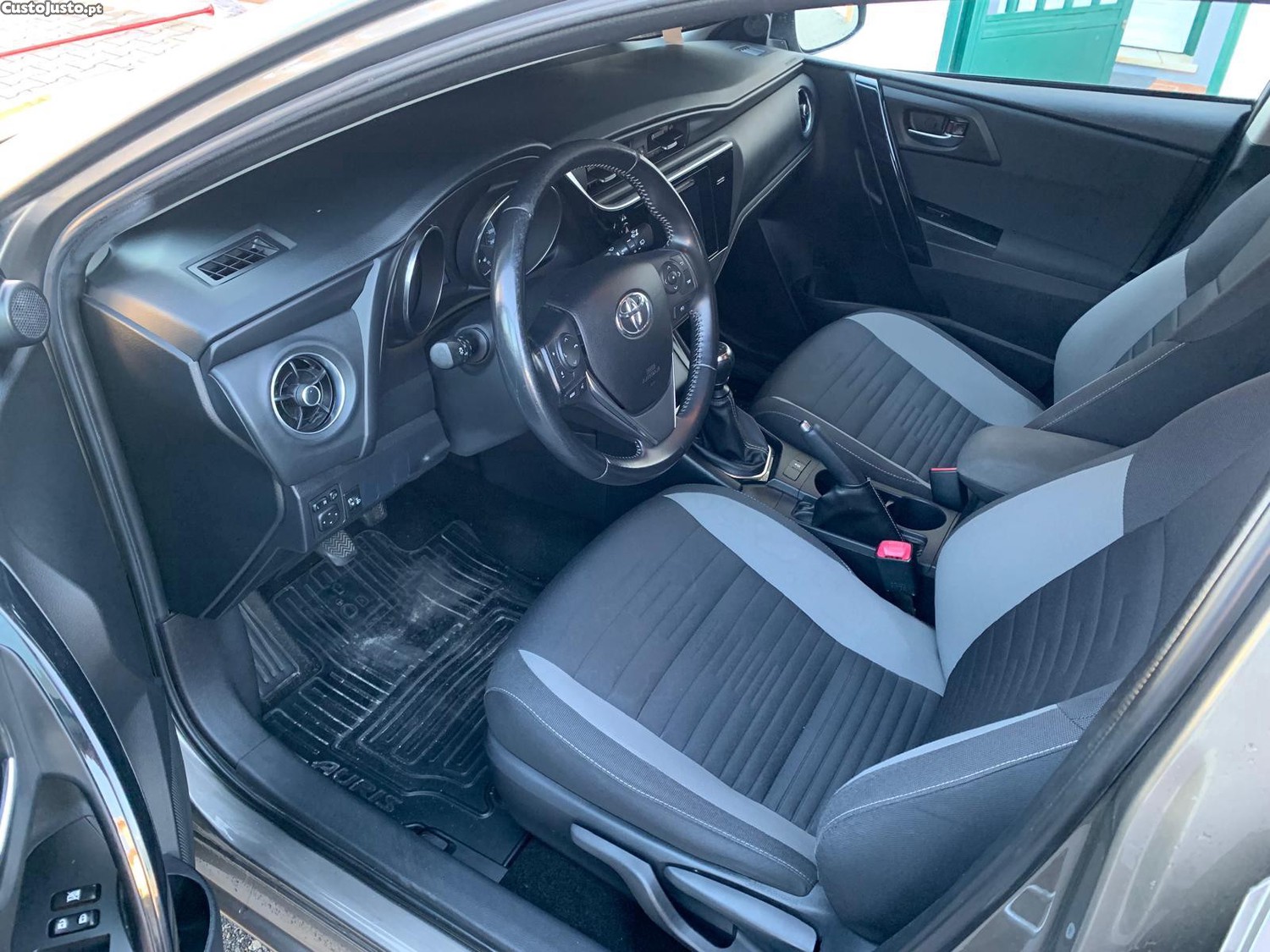 Toyota Auris 1.4D Sport - 16 — photo 3
