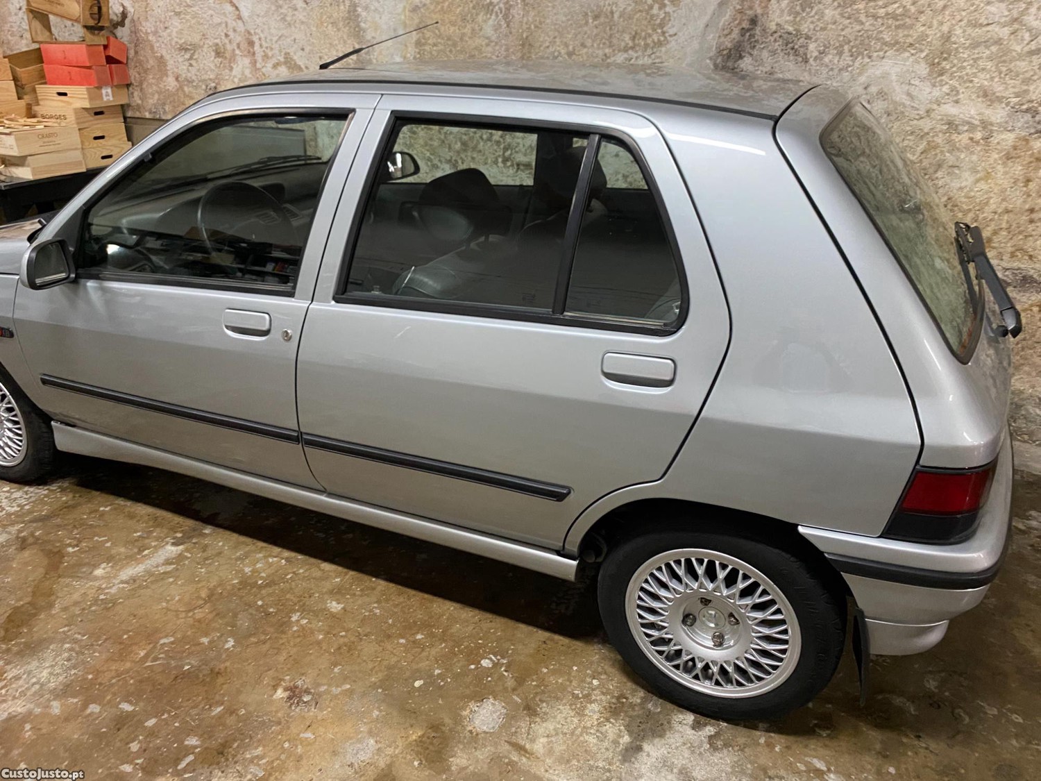 Renault Clio baccara 1.4 — fotografia 7