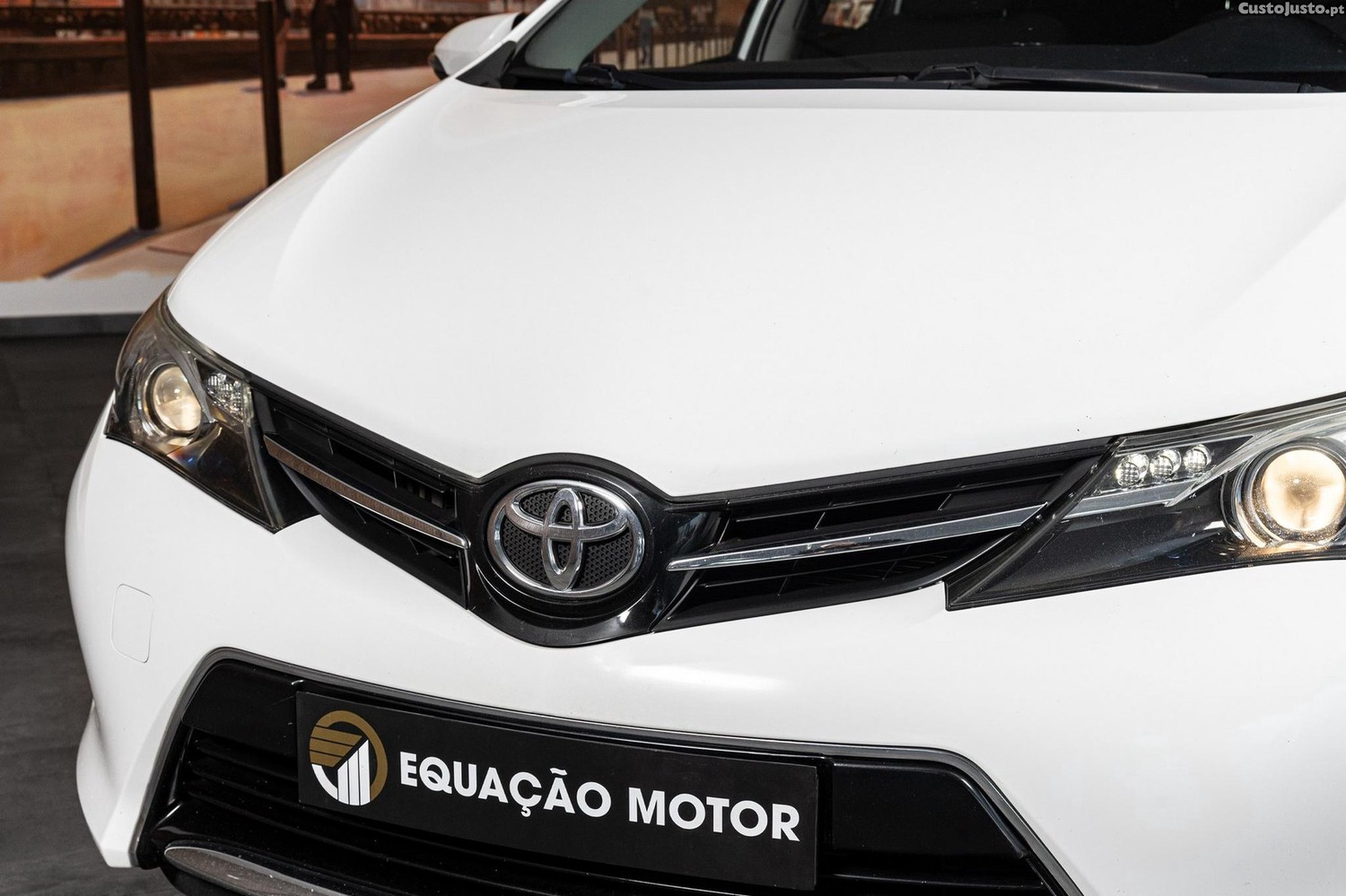 Toyota Auris 1.4 D-4D Comfort+Pack Sport — fotografia 17