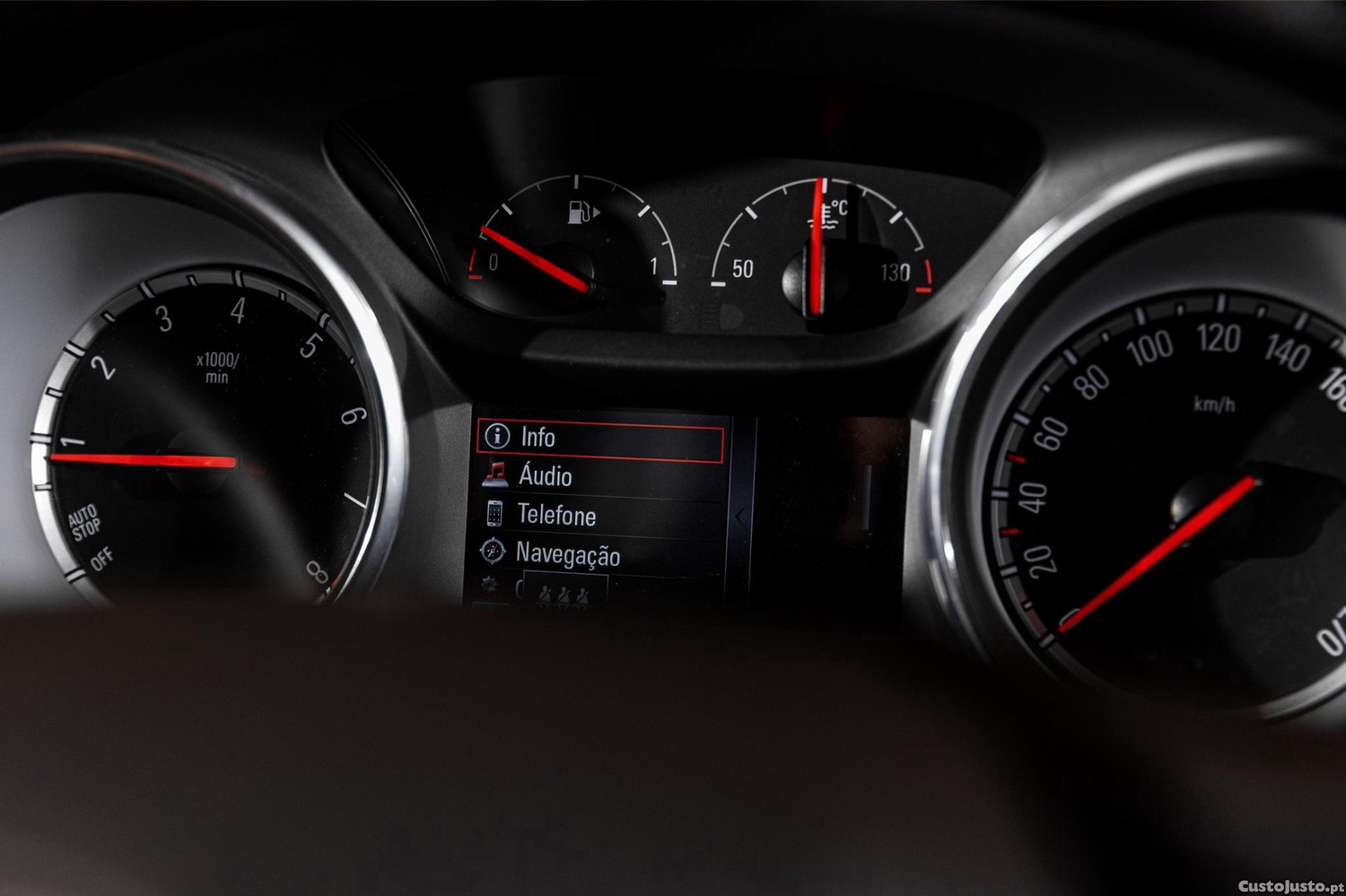 Opel Astra 1.6 T Dynamic Sport S/S — fotografia 15
