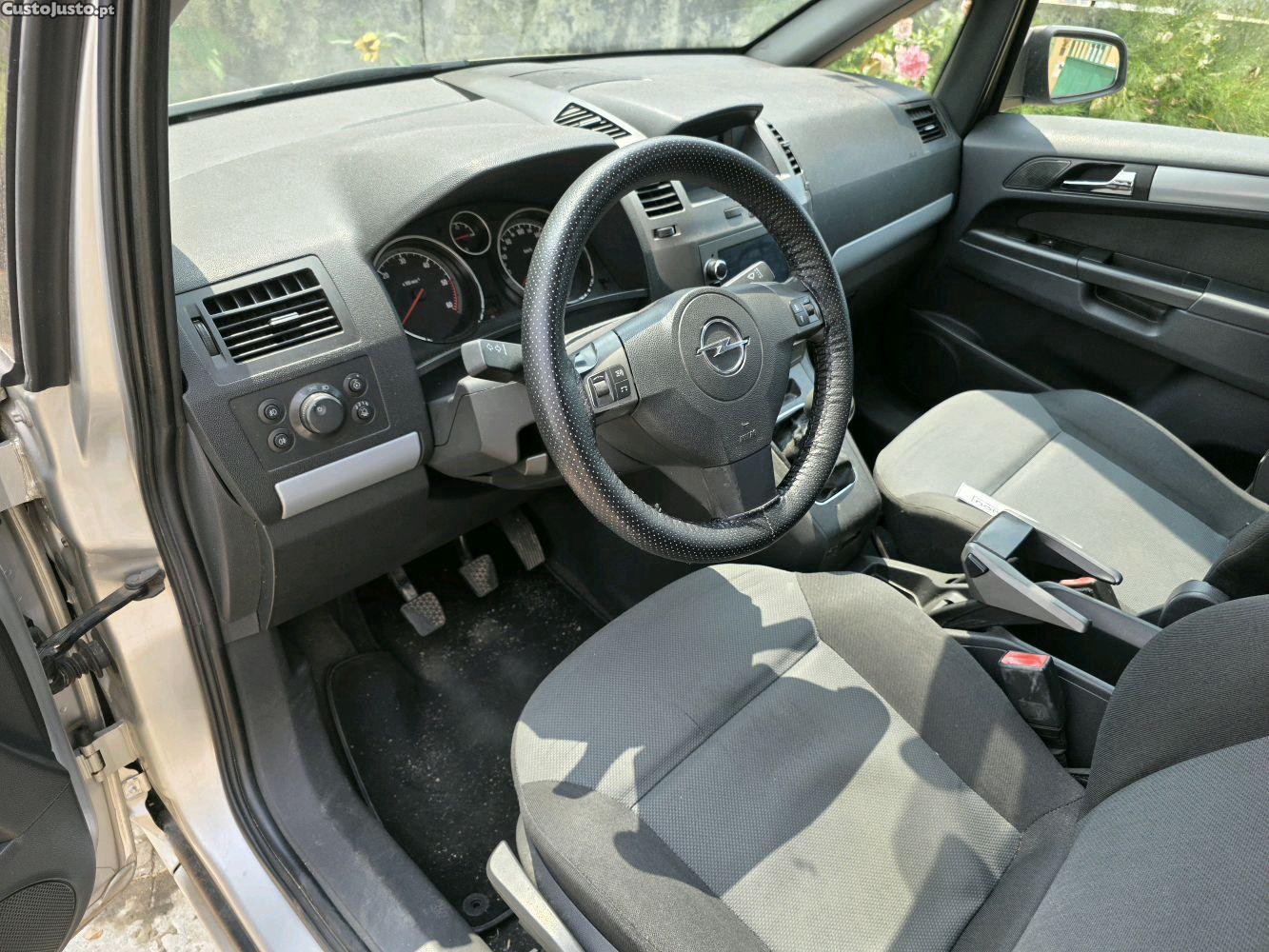 Opel Zafira cdti — fotografia 3