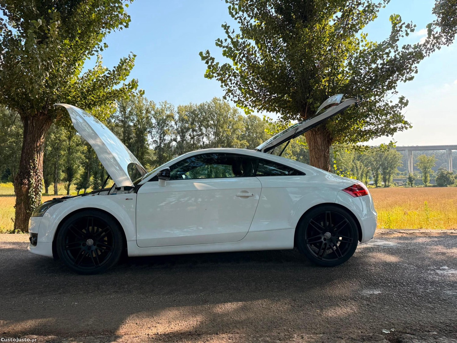 Audi TT Coupé 2.0 TFSi S-line — fotografia 25