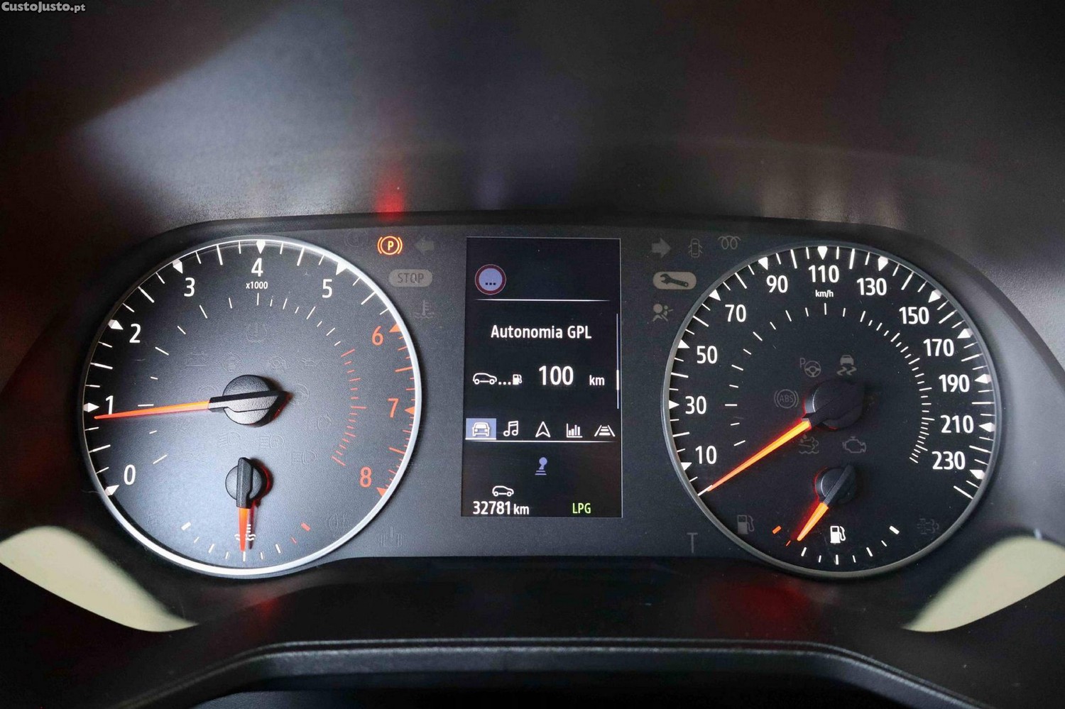 Renault Clio 1.0 TCe Evolution Bi-Fuel — fotografia 17