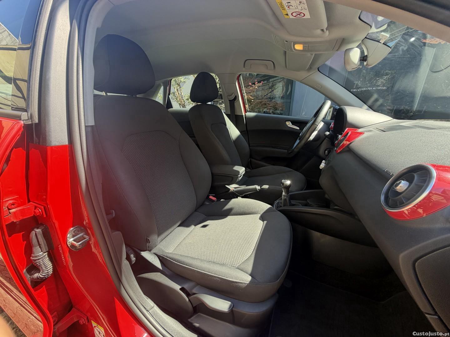 Audi A1 1.6 TDI S-line — fotografia 18