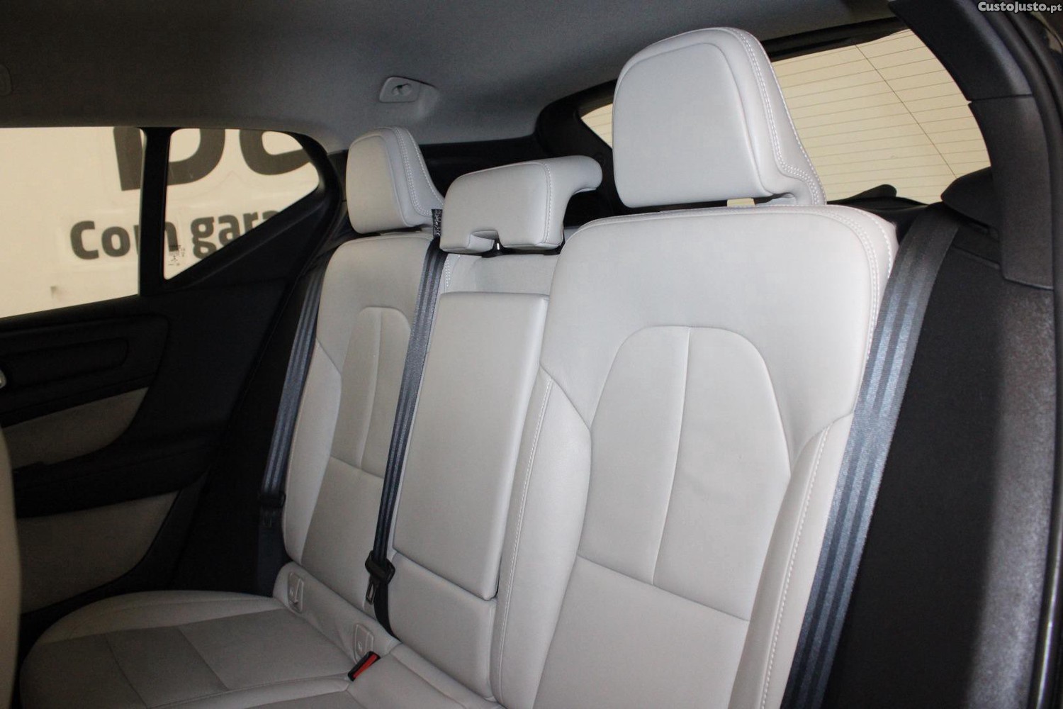 Volvo XC 40 2.0 D3 MOMENTUM PLUS GEARTRONIC (AUTO) — fotografia 10