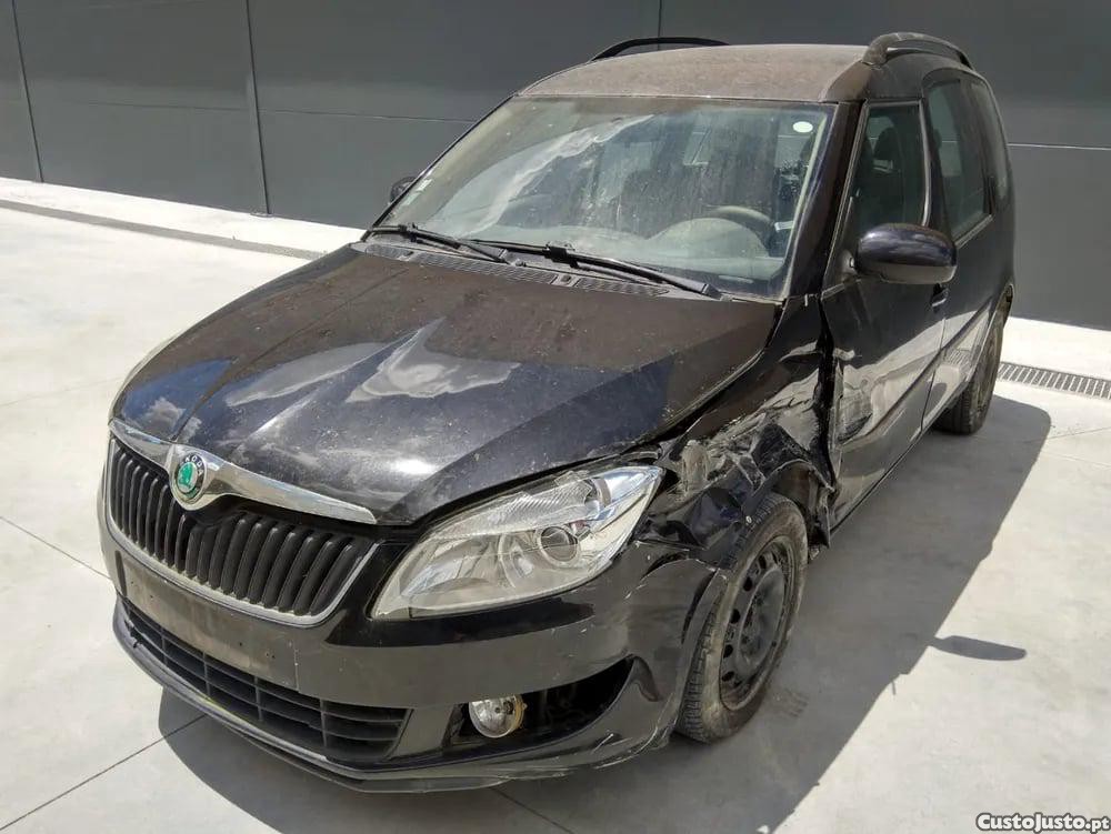 Skoda Roomster 1.6 TDI (66 kW / 90 cv) [03.2010 - 05.2015] - 11 foto 3