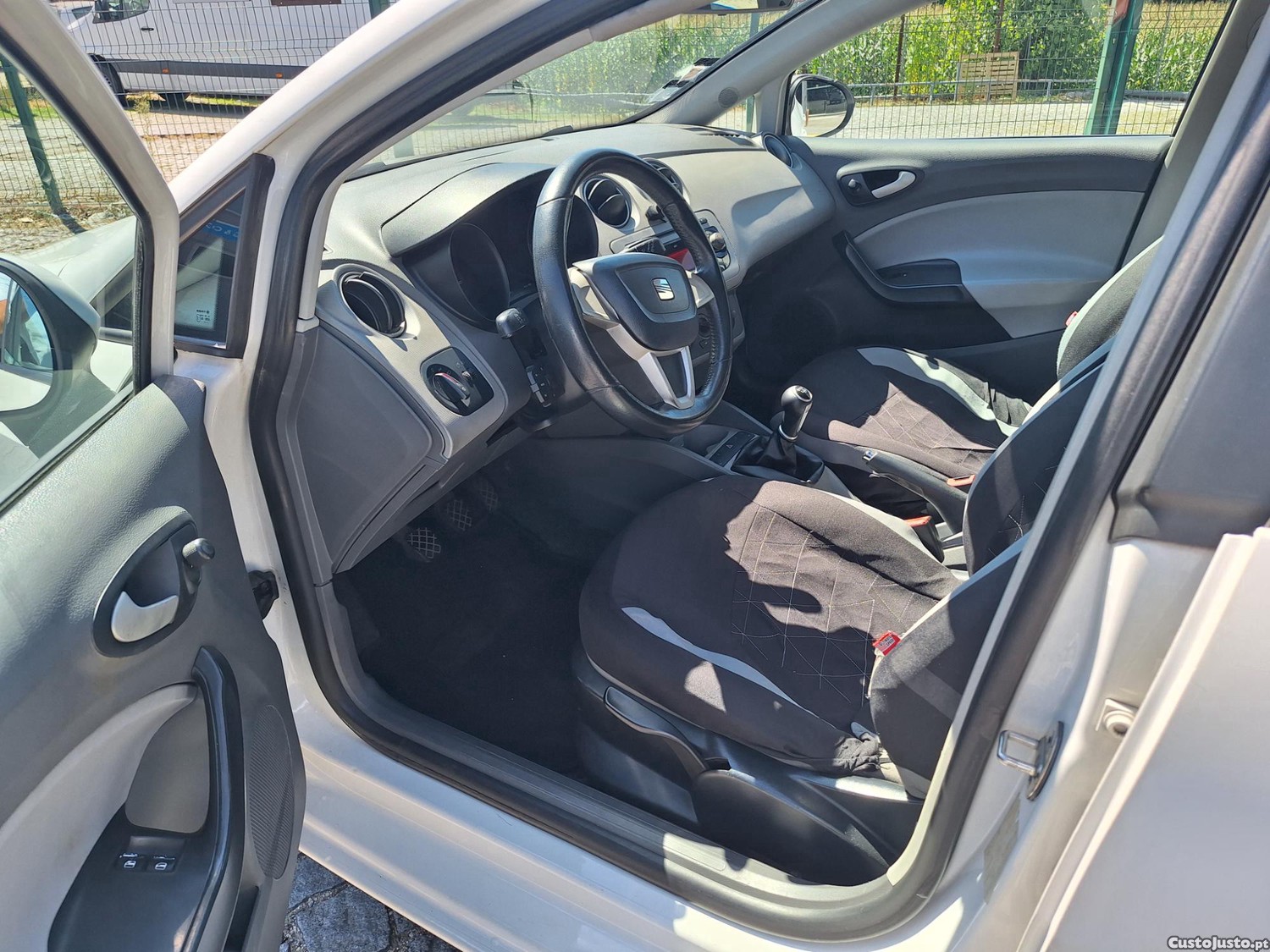 SEAT Ibiza Confort — fotografia 7