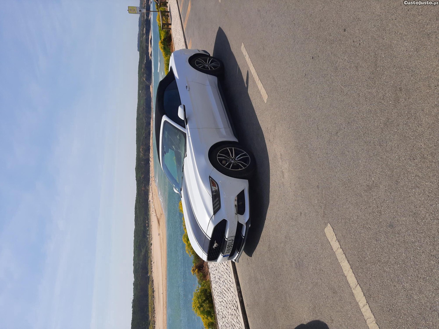 Ford Mustang 2.3 ecoboost cabrio — fotografia 4
