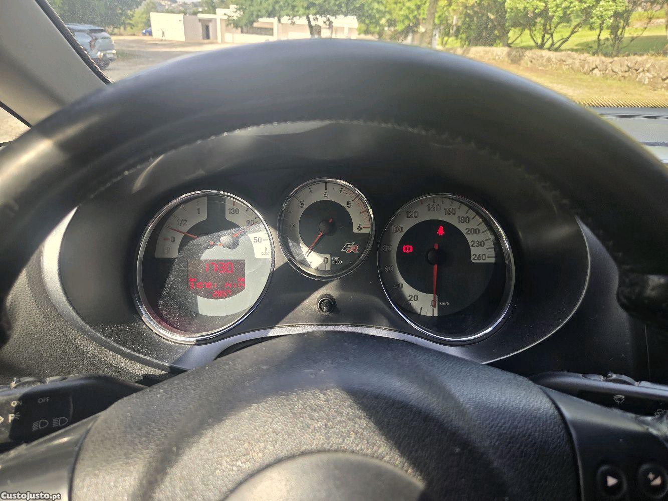 SEAT Leon 1.9 Tdi — fotografia 3