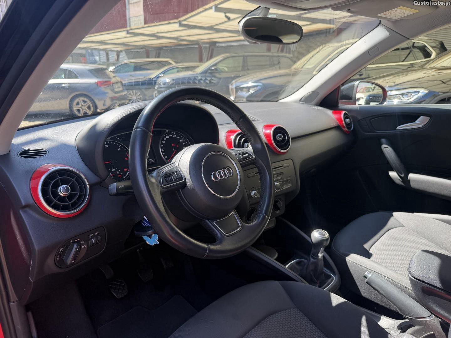 Audi A1 1.6 TDI S-line — fotografia 6