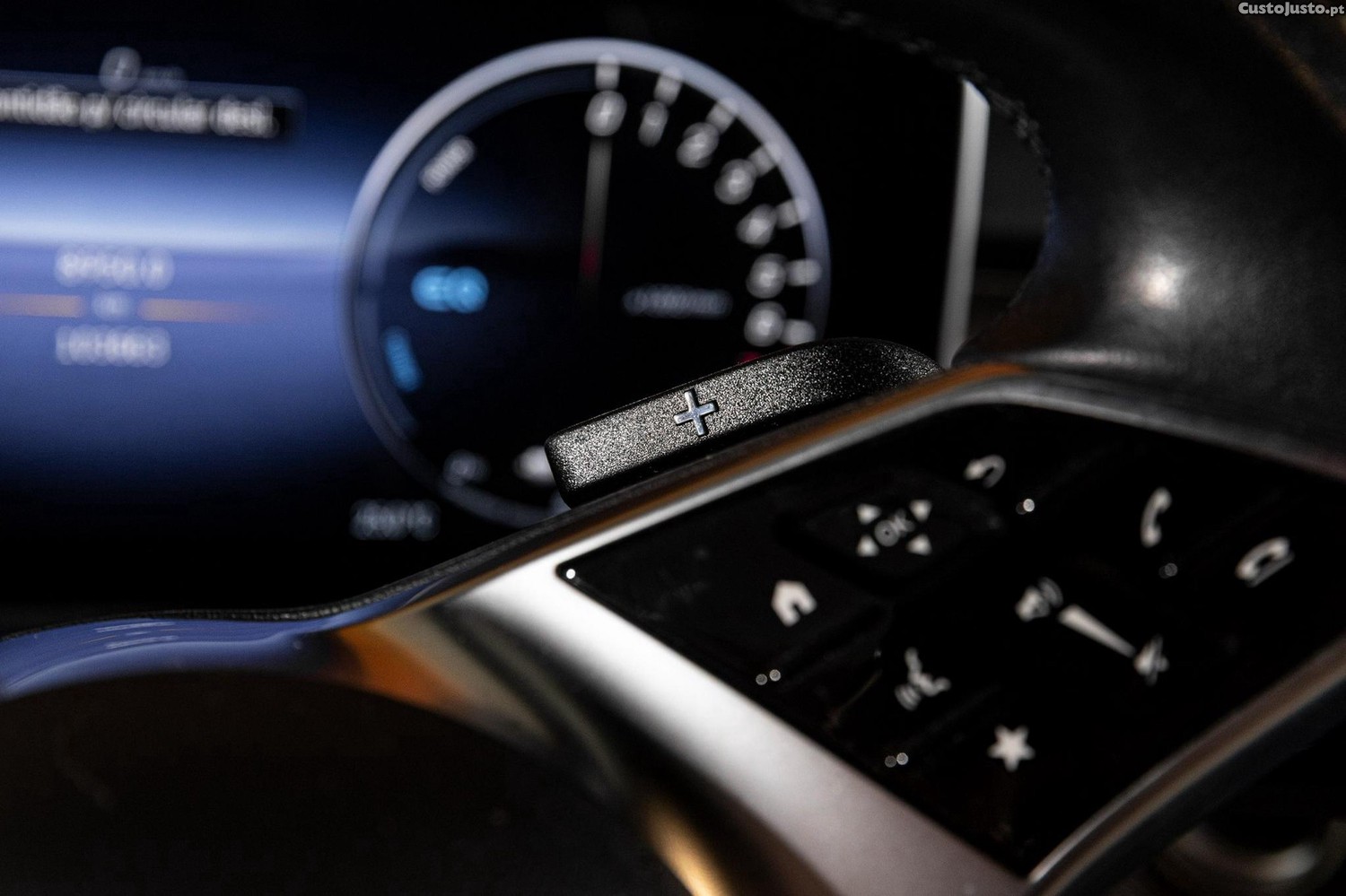 Mercedes-Benz C 300 e Avantgarde — fotografia 11