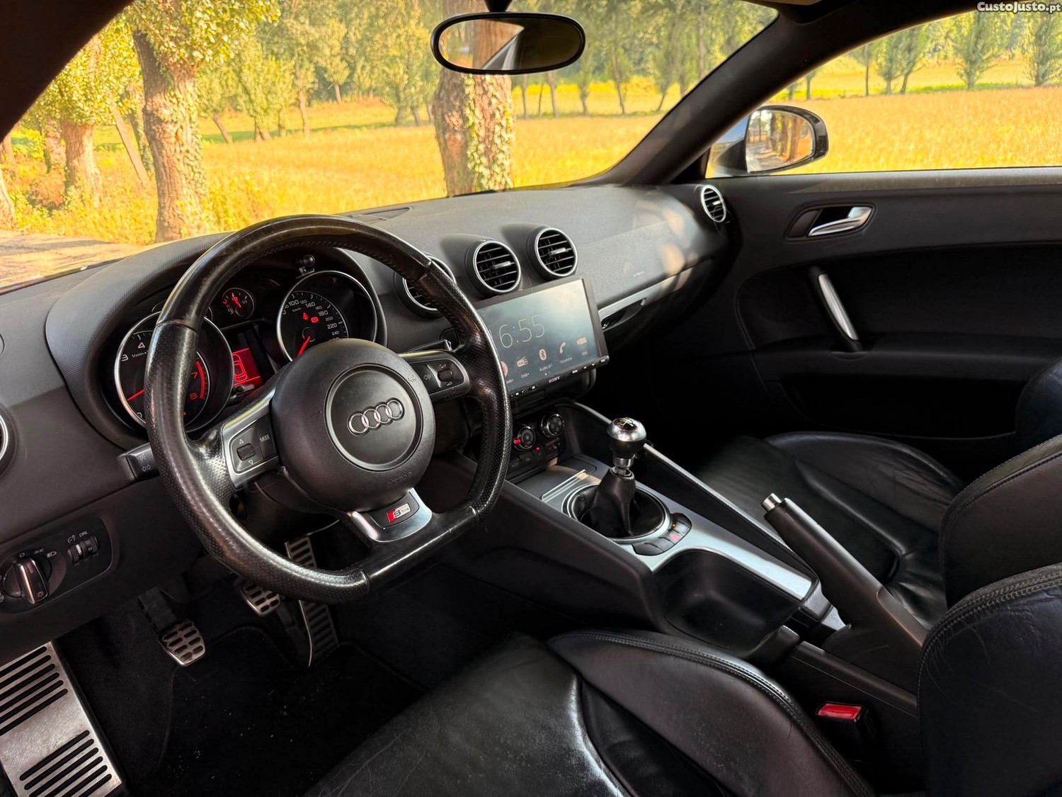 Audi TT Coupé 2.0 TFSi S-line — fotografia 10