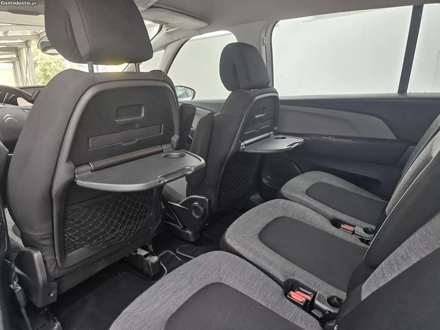 Citroën C4 Grand Picasso 2.0 bluehdi shine eat6 — fotografia 13