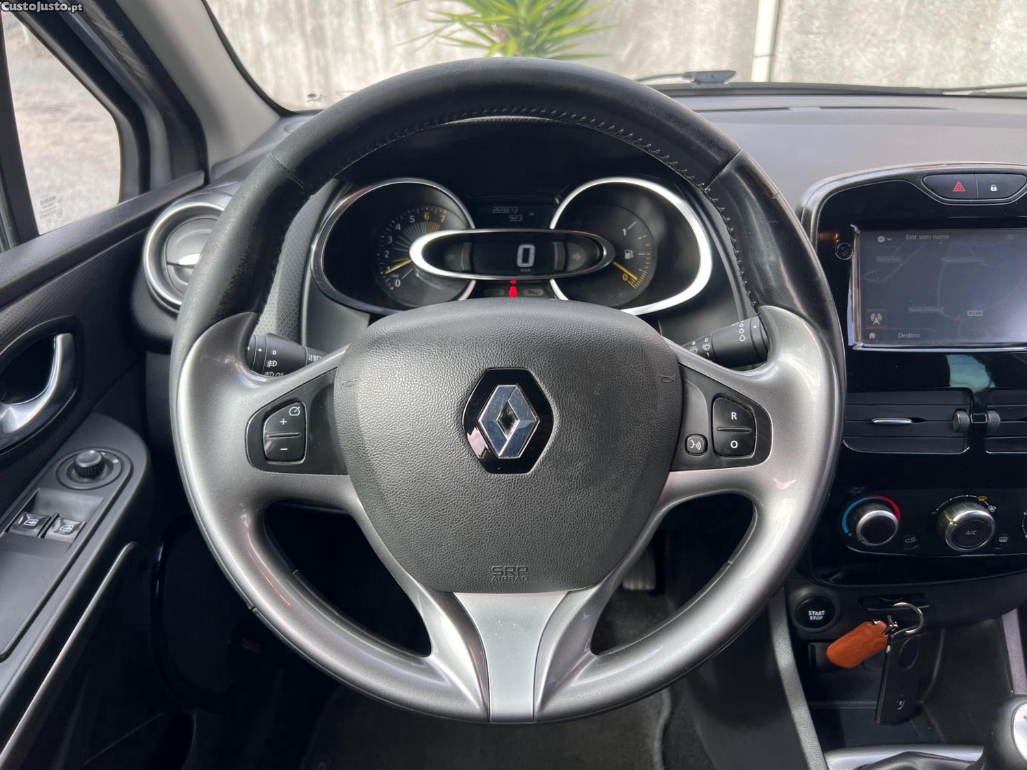 Renault Clio Limited Edition — fotografia 6