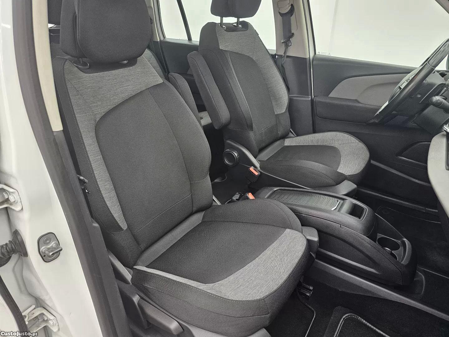 Citroën C4 Grand Picasso 2.0 bluehdi shine eat6 — fotografia 8