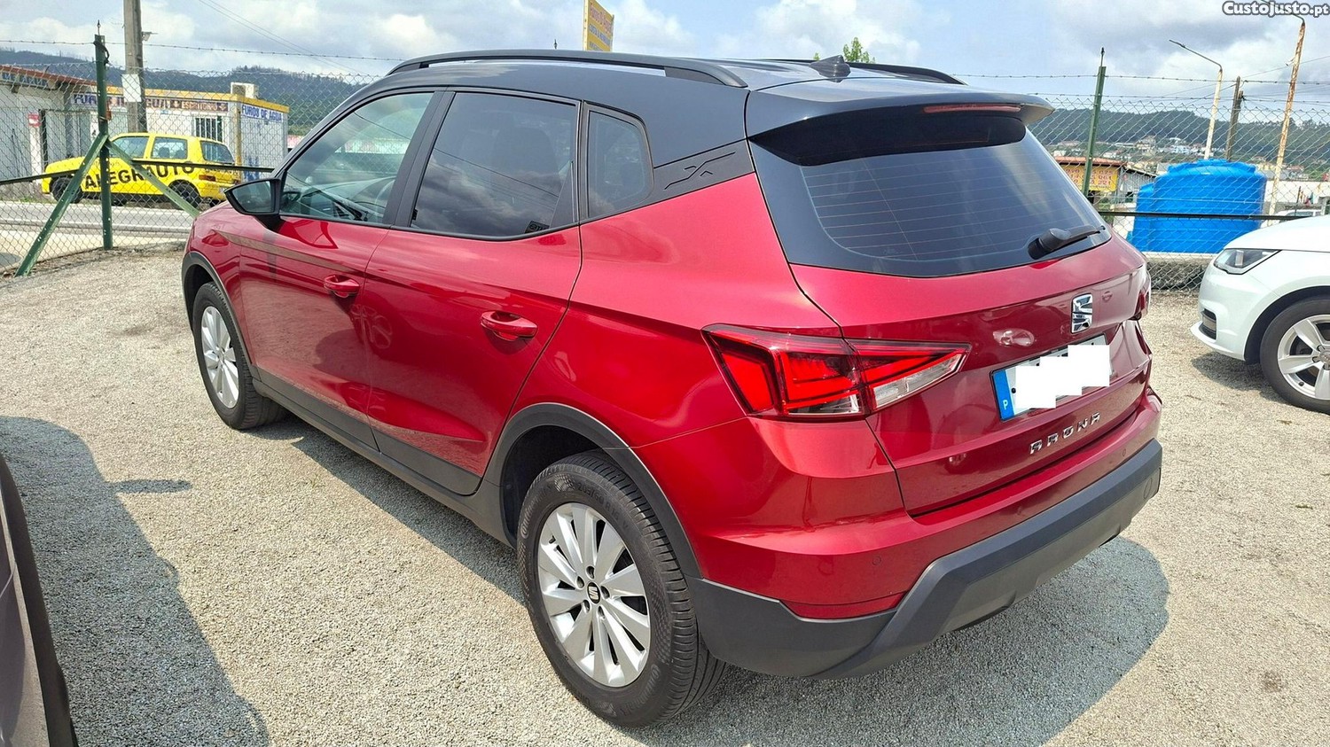 SEAT Arona 1.0 TSI Style — fotografia 2