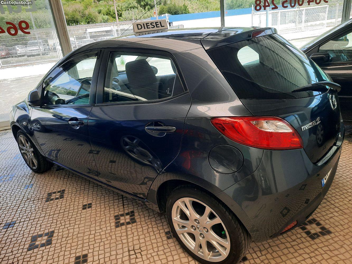 Mazda 2 exclusive active — fotografia 3