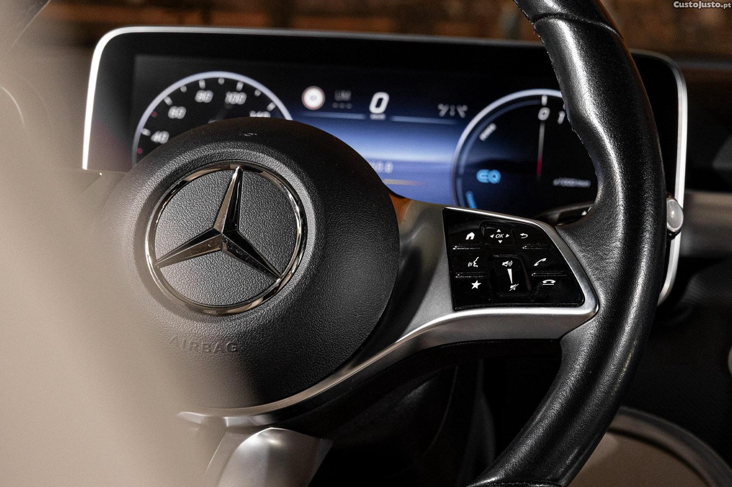 Mercedes-Benz C 300 e Avantgarde — fotografia 12