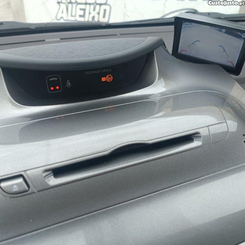 Toyota iQ 1.0 VVT-i FULL EXTRAS — fotografia 3