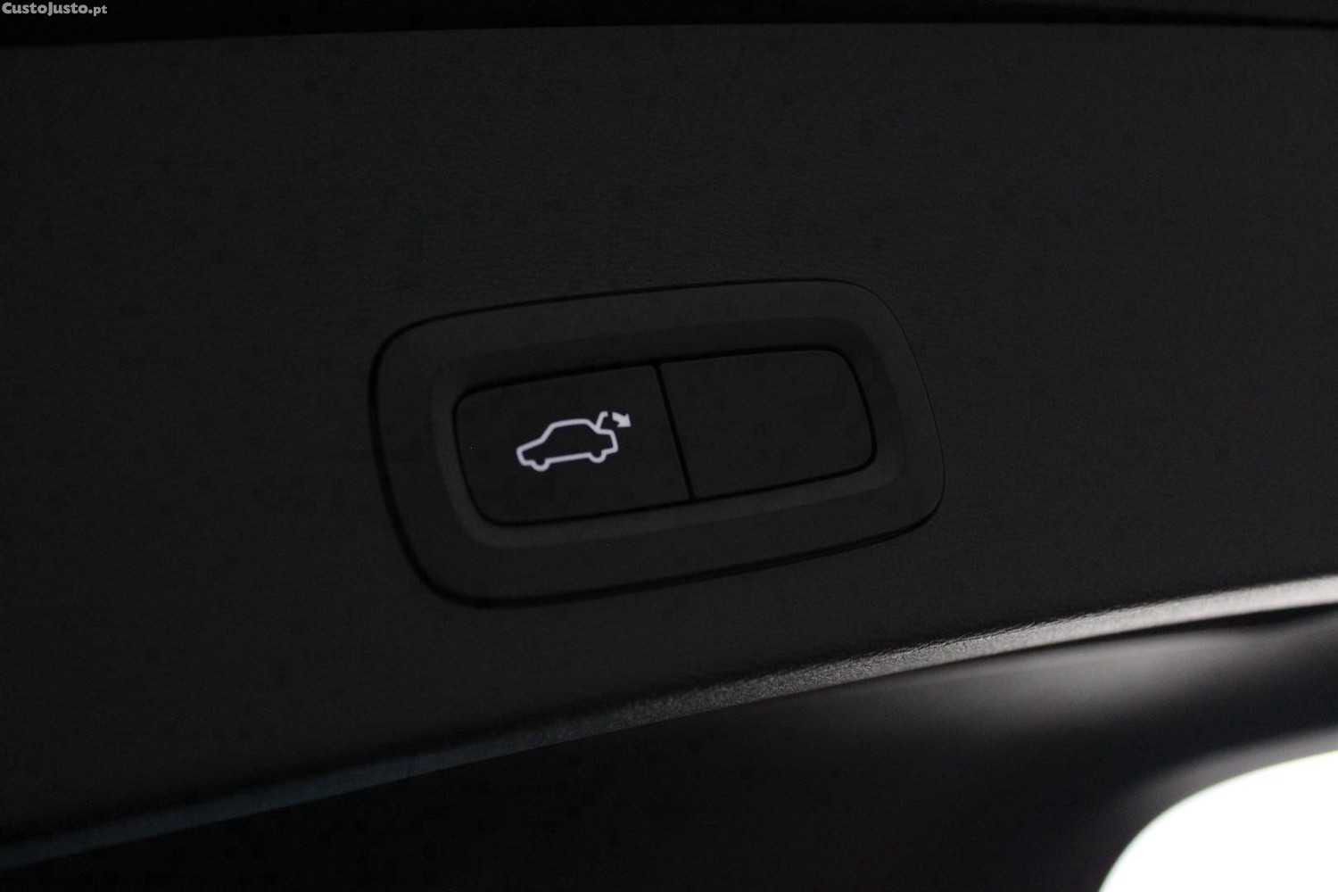 Volvo XC 40 2.0 D3 MOMENTUM PLUS GEARTRONIC (AUTO) — fotografia 8