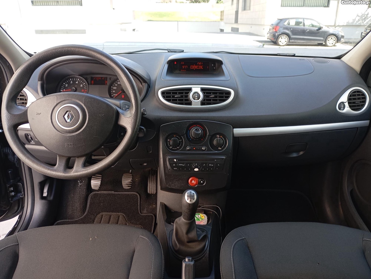Renault Clio Dynamic s — fotografia 5