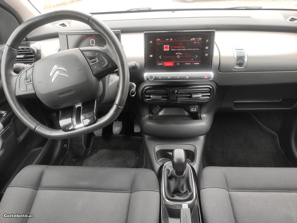 Citroën C4 CACTUS 1.6 BLUE HDI - 18 — photo 5