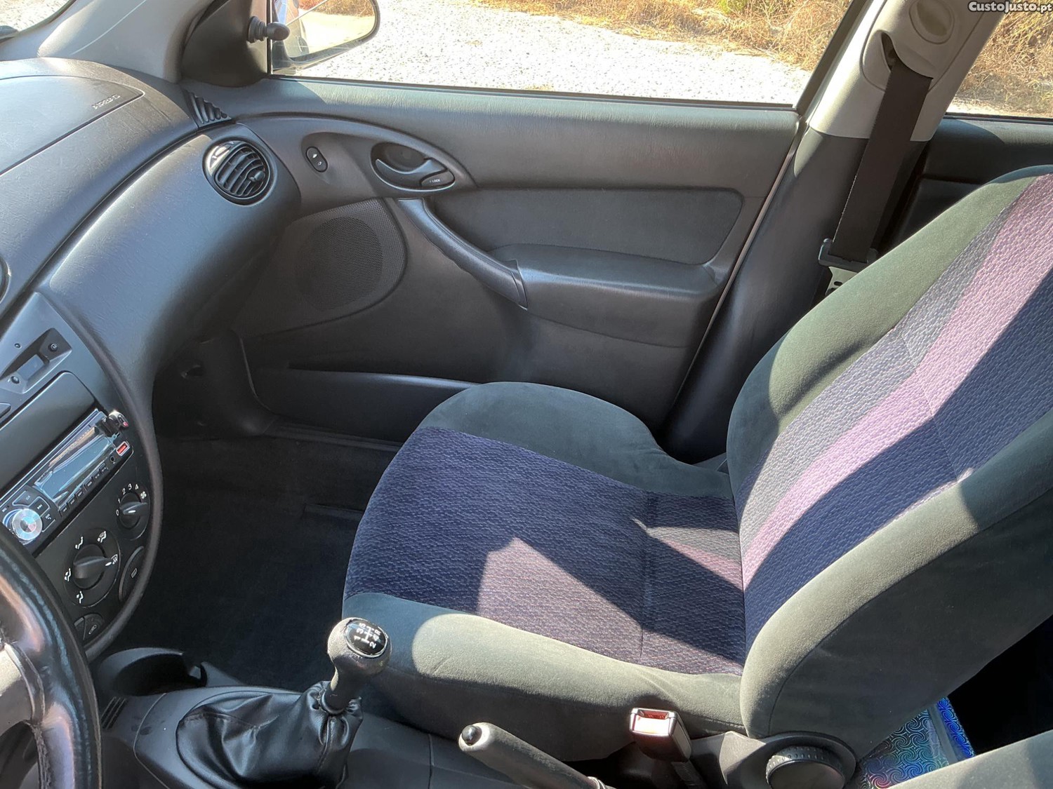 Ford Focus 1.4 Trend — fotografia 3