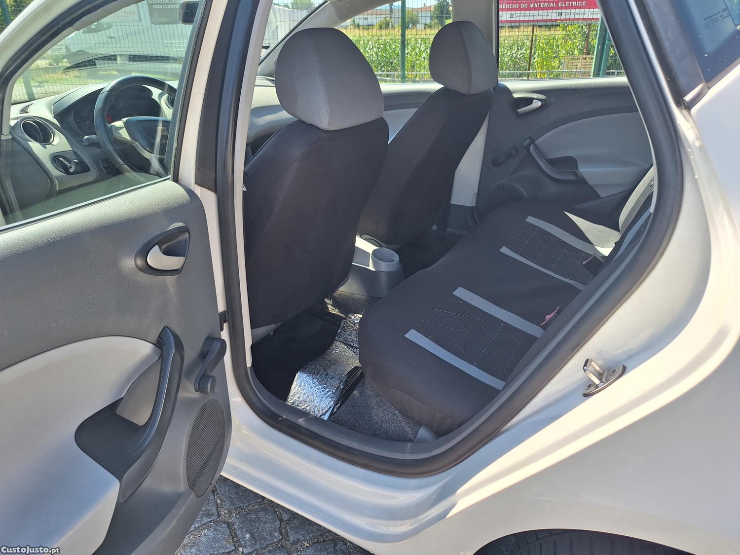 SEAT Ibiza Confort — fotografia 6