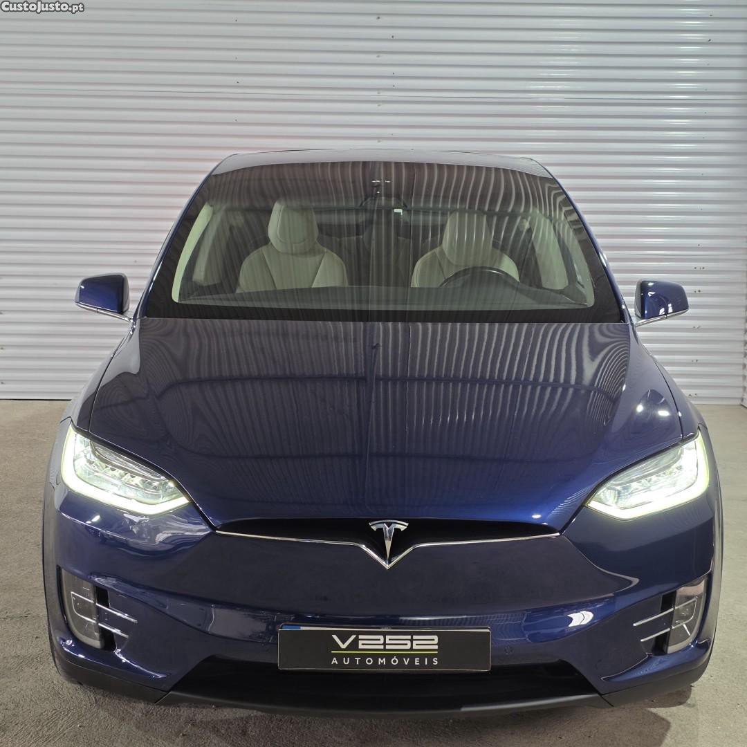 Tesla Model X 100D — fotografia 17