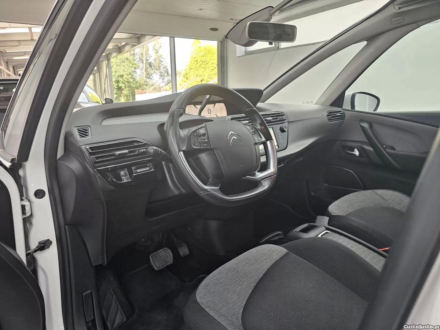 Citroën C4 Grand Picasso 2.0 bluehdi shine eat6 — fotografia 18